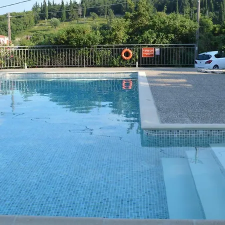 Martini Waterfront בית נופש