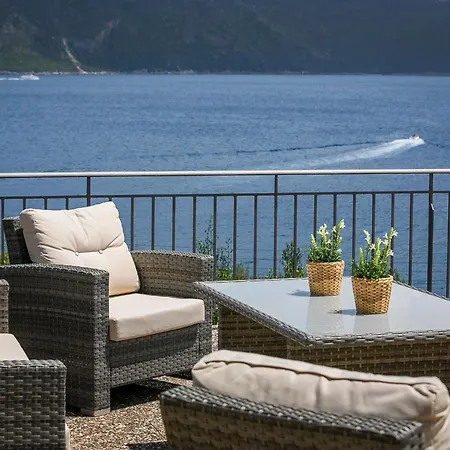 Martini Waterfront בית נופש